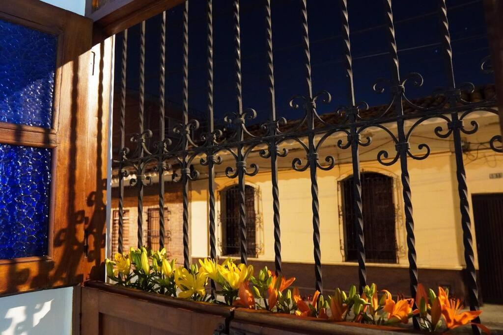 Nueva En San Antonio Cali, La Casa De Tona Villa Exterior photo